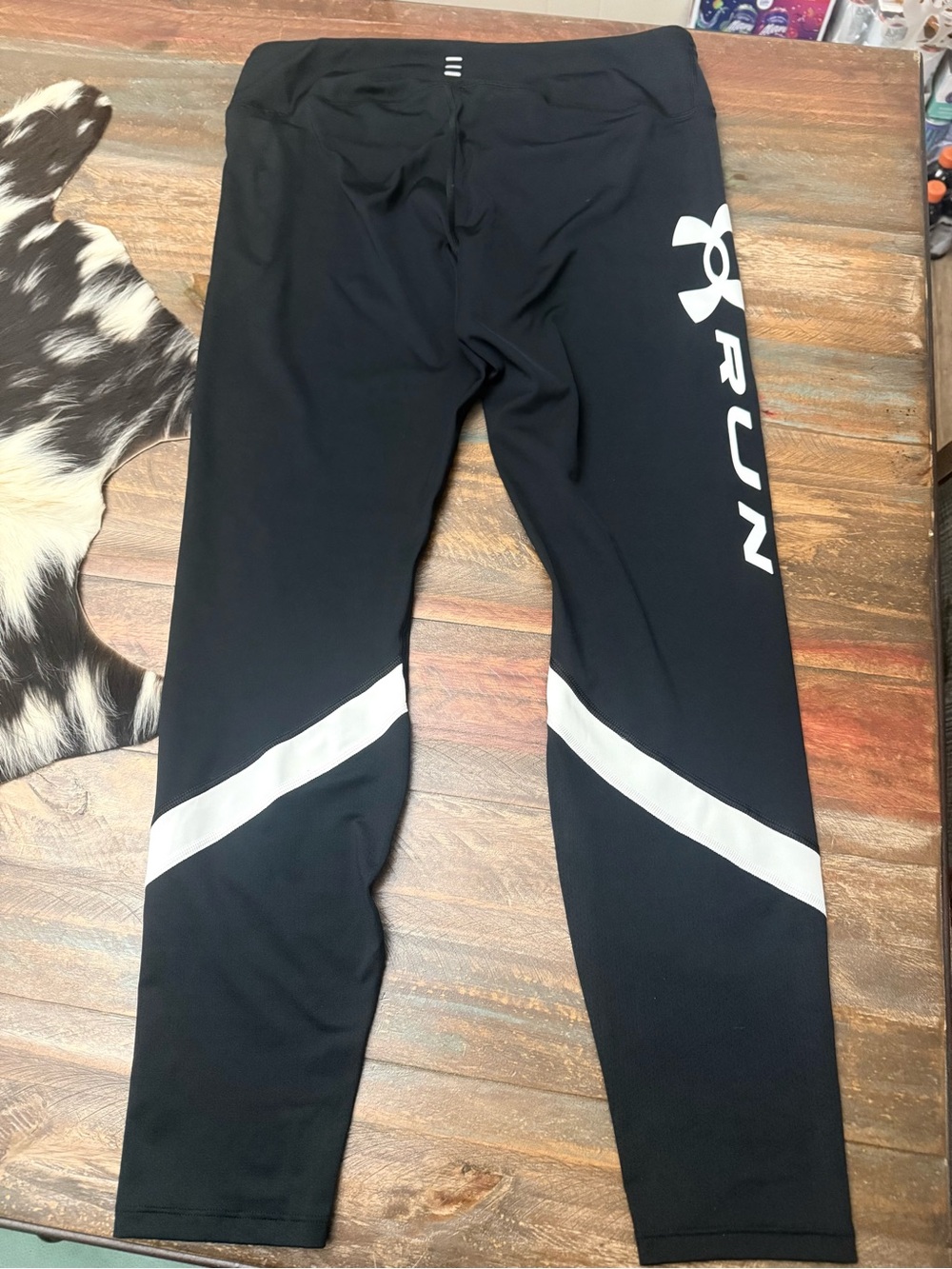 Under Armour Black Womens RUN Heatgear Leggings with White Accents